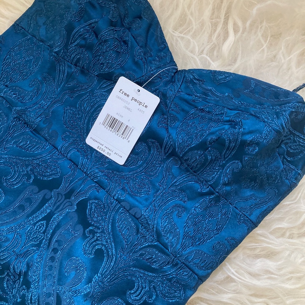 FREE PEOPLE KARLA EMBROIDERED SLEEVELESS JACQUARD MINI DRESS - Picture 8 of 10